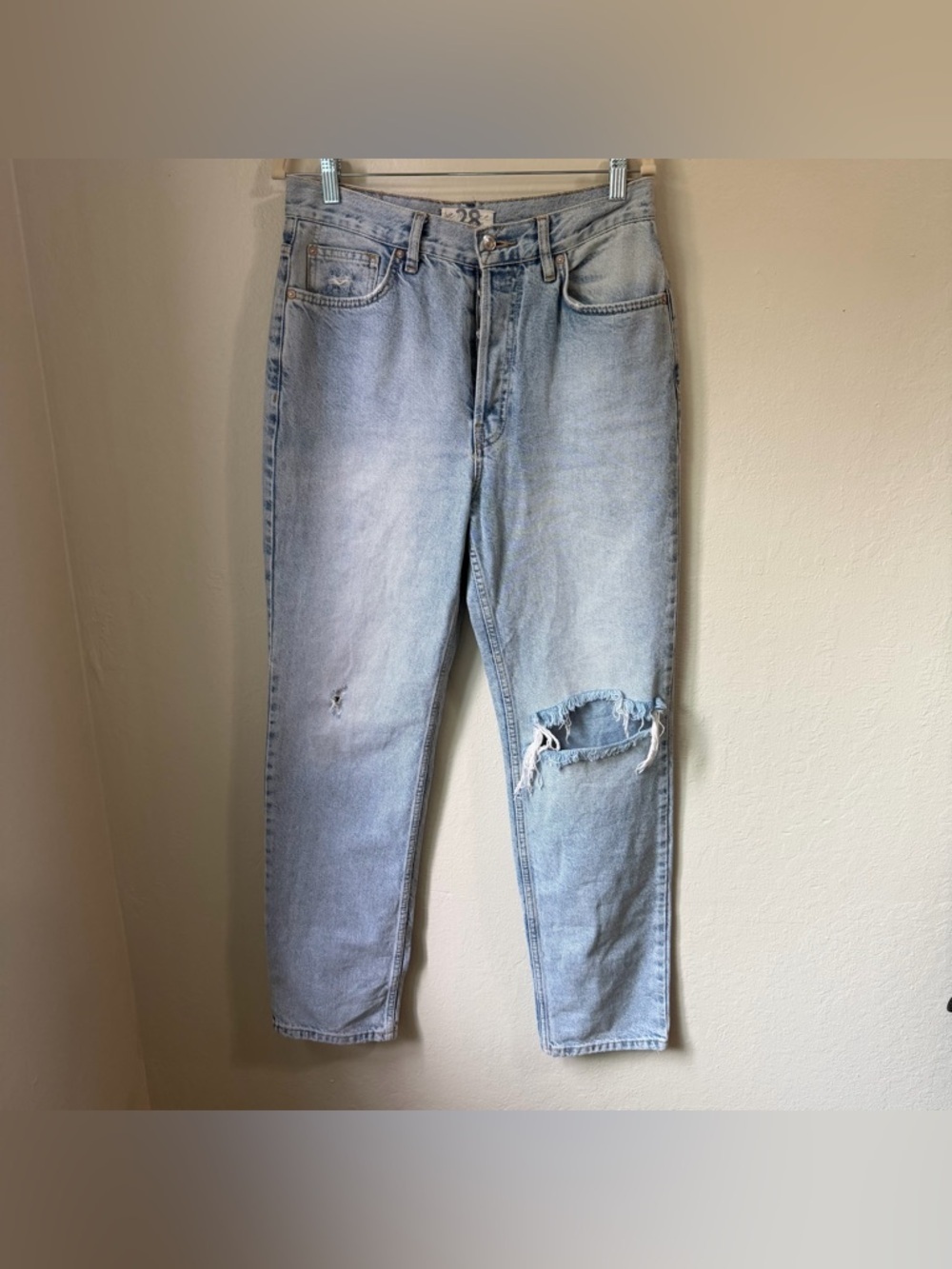 We the Free Size 28 light wash button fly jeans distressed legs highwaisted